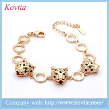 Trendy and lovely animal jewelry leopard head bracelet Austrian crystal lucky stone bracelets